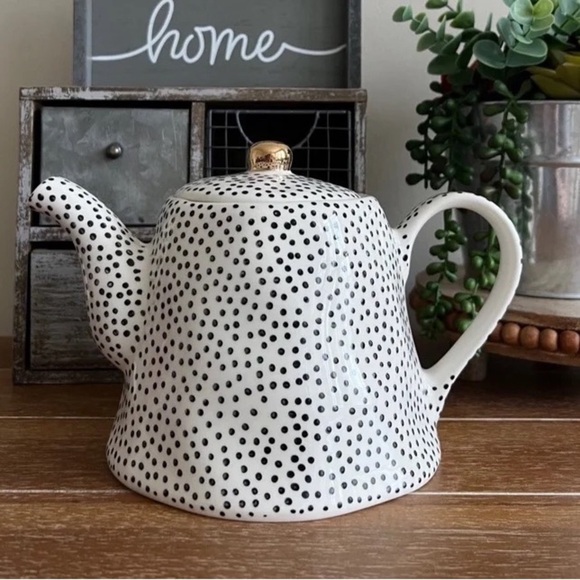 New Boho Geo Black & White Dots Teapot